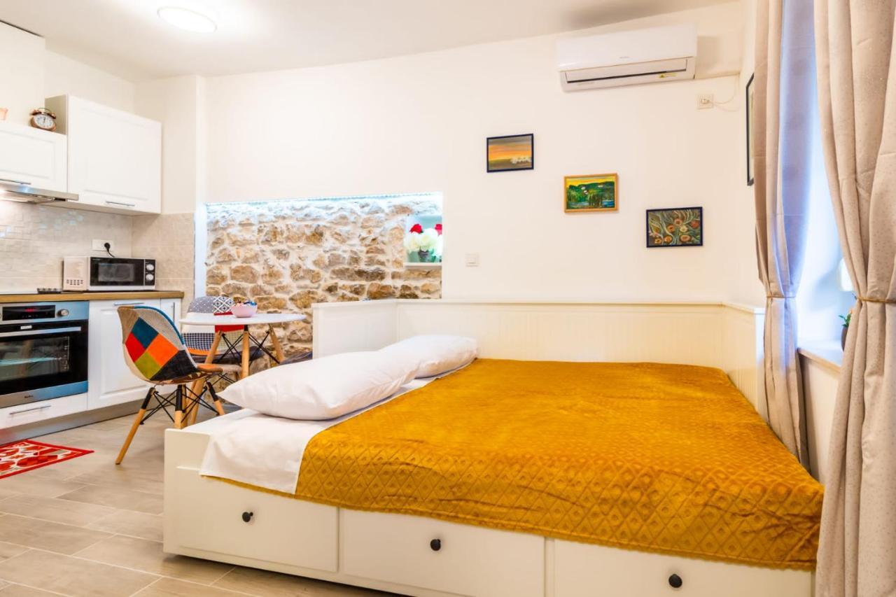 Studio Apartman Mirela Kastel Stafilic Kaštela Exterior foto